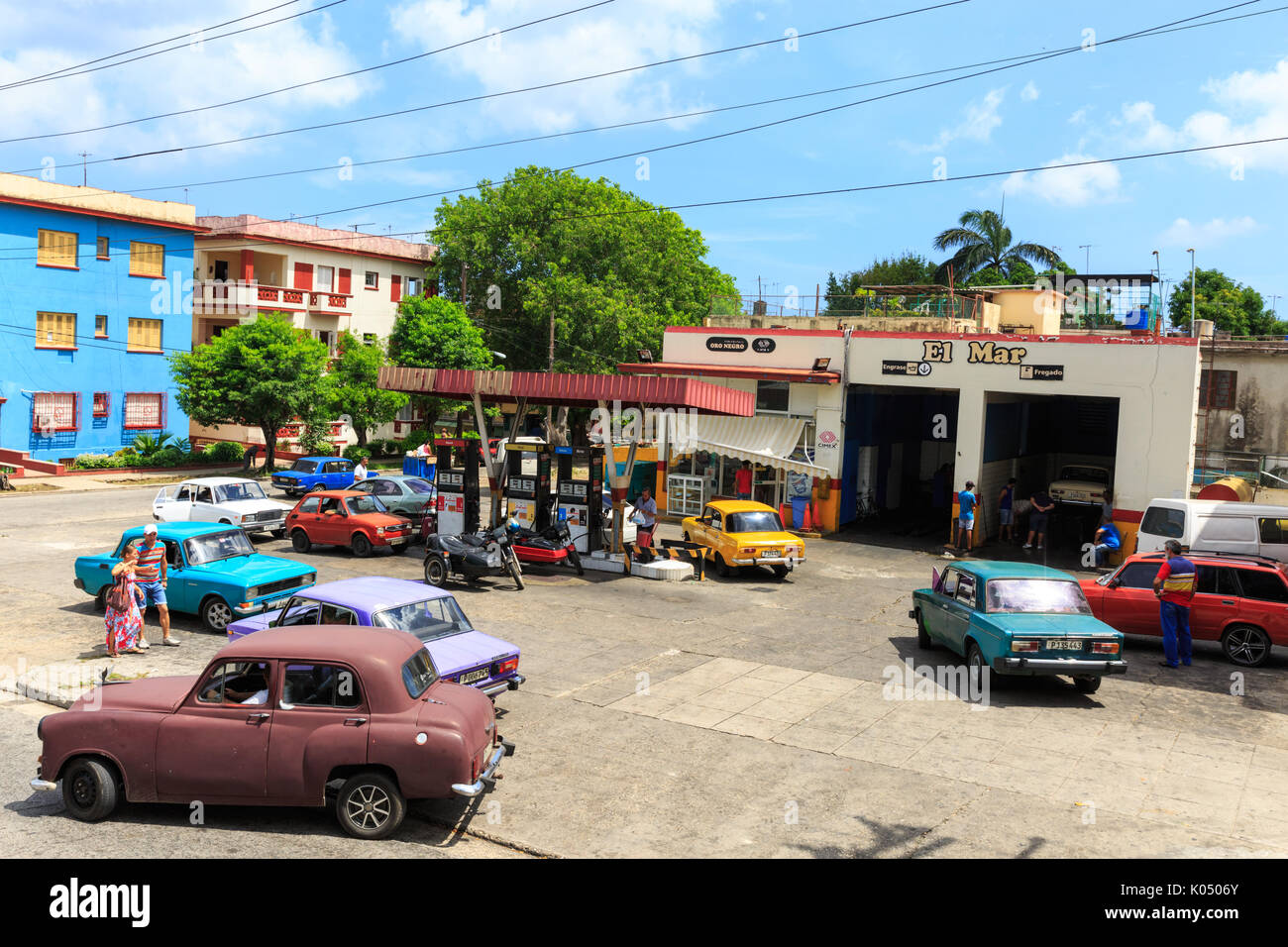 Cuban gas station in havana hires stock photography and images Alamy