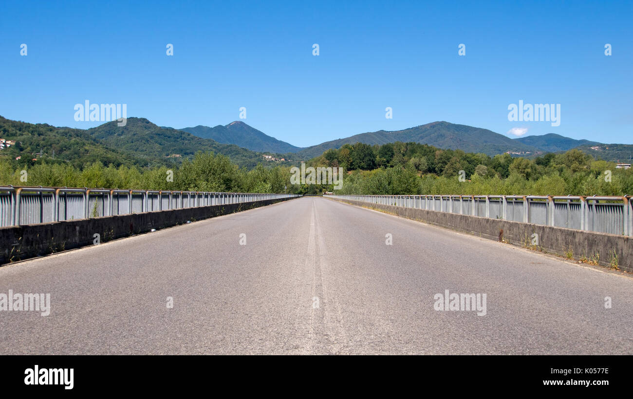 Bridge to the horizon,Italy Stock Photo - Alamy