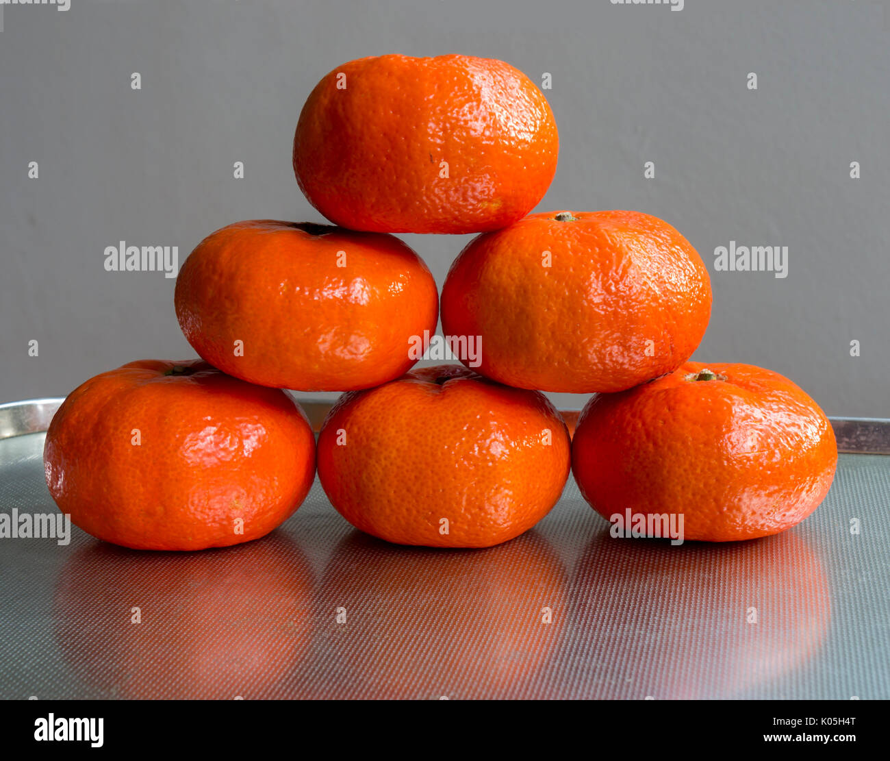 Satsuma queen citrus pyramid Stock Photo Alamy