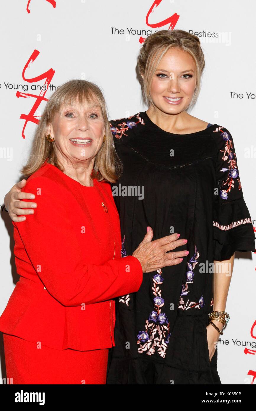 Burbank, CA. 19th Aug, 2017. Marla Adams, Melissa Ordway in attendance for YOUNG AND RESTLESS Fan Club Dinner, Burbank Convention Center, Burbank, CA August 19, 2017. Credit: Priscilla Grant/Everett Collection/Alamy Live News Stock Photo