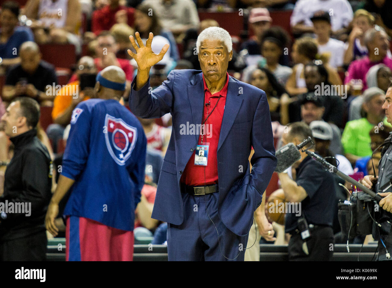 Julius erving hi-res stock photography and images - Alamy