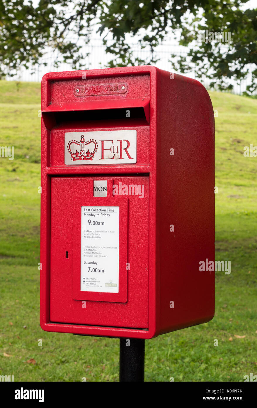 E II R red post box at the entrance to Millbay Recreation gardens ...