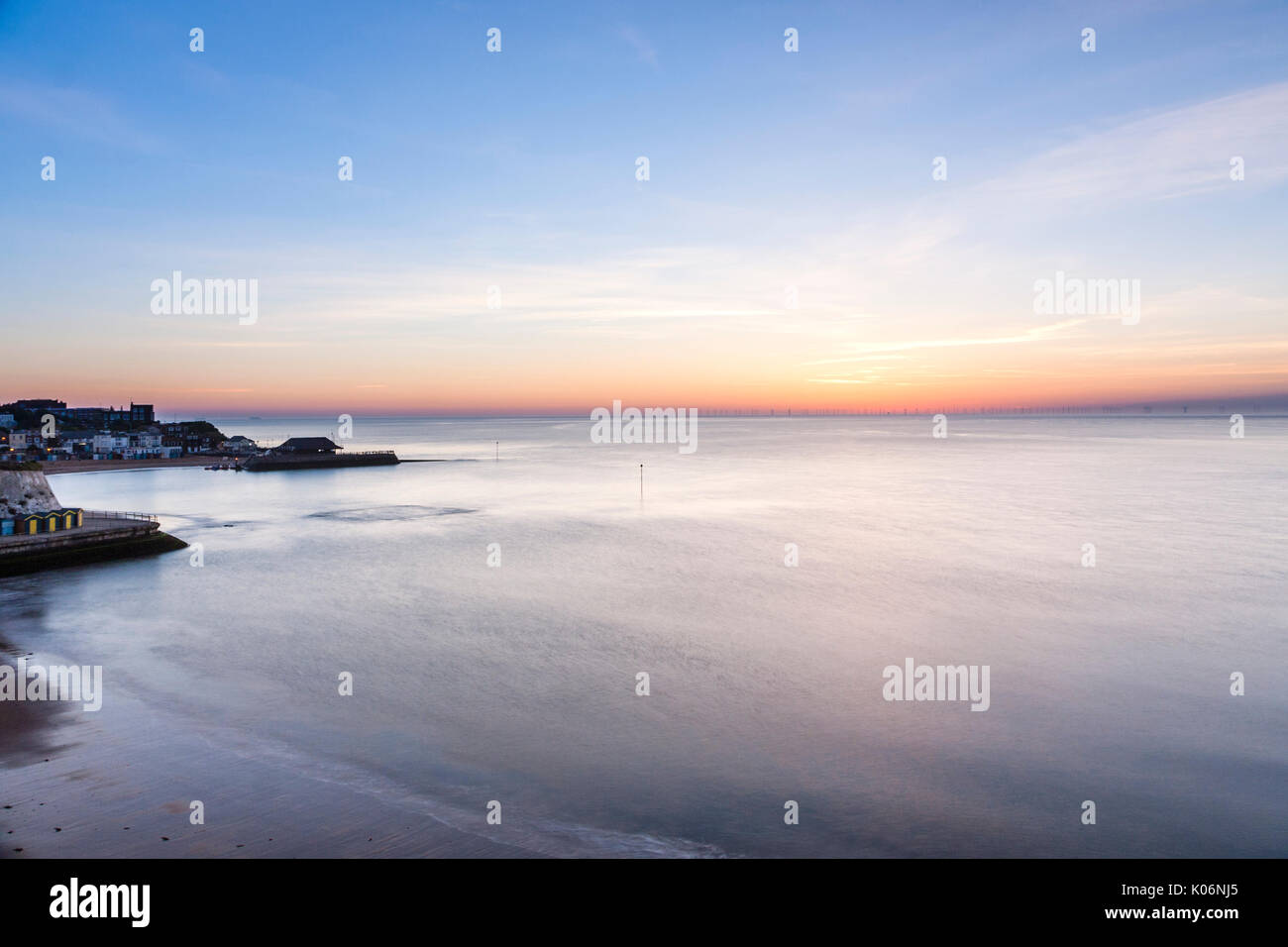 England broadstairs sunrise over english hires stock photography and