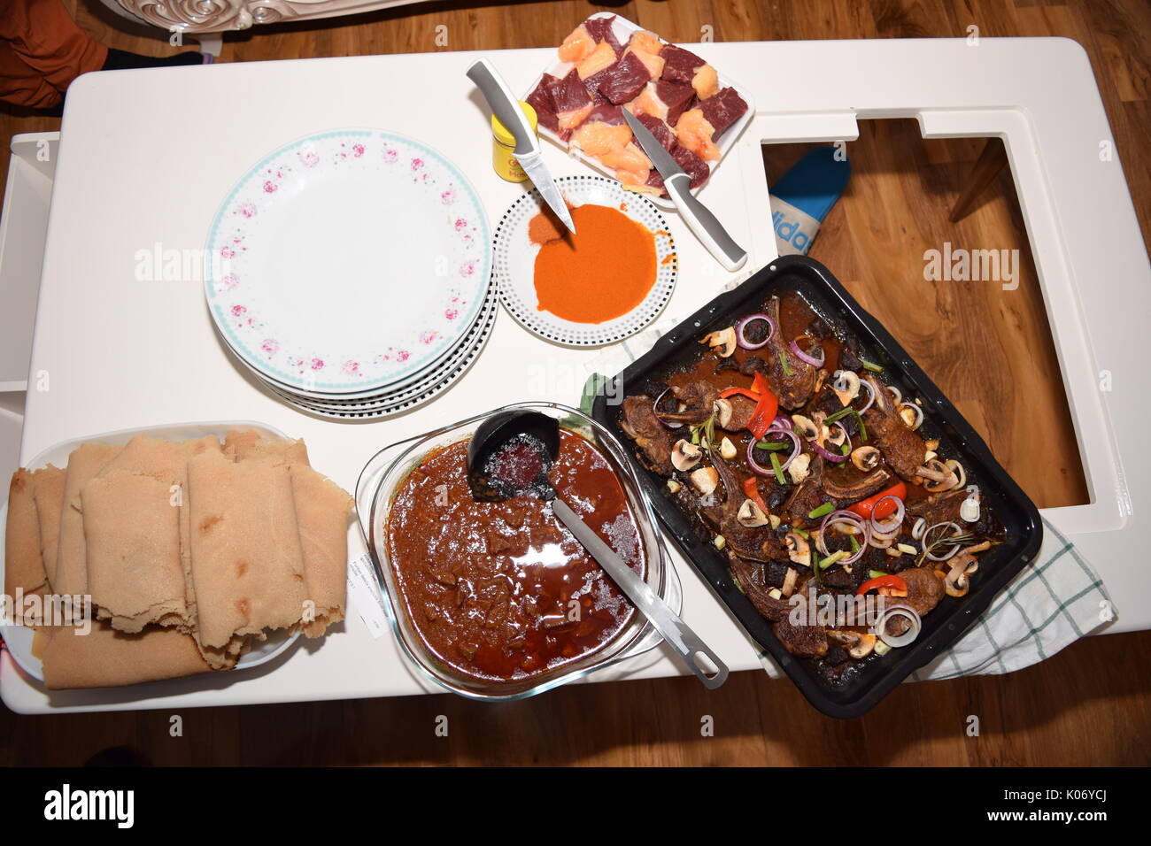 Ethiopian meal served on a table Stock Photo - Alamy