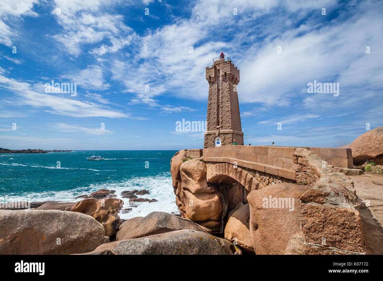 France, Brittany, Cotes d'Armor department, Cote de Granit Rose, Ploumanac'h lighthouse at the Sentier des Douaniers (old customs officers Path) on th Stock Photo