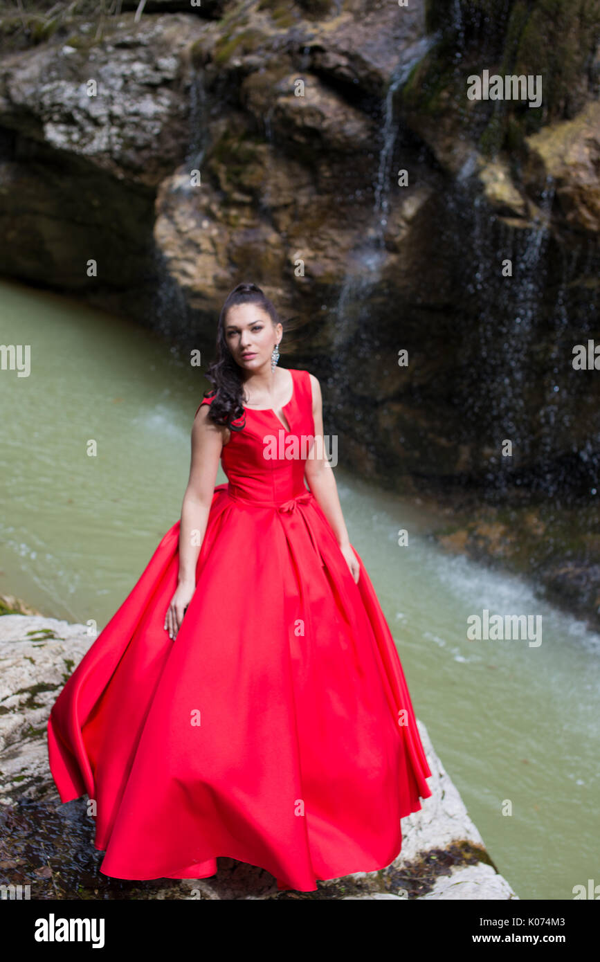 Portrait of a beautiful young girl on nature Stock Photo - Alamy