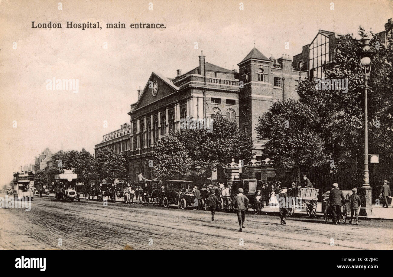 The Main Entrance - The Royal London Hospital, Whitechapel     Date: 1913 Stock Photo