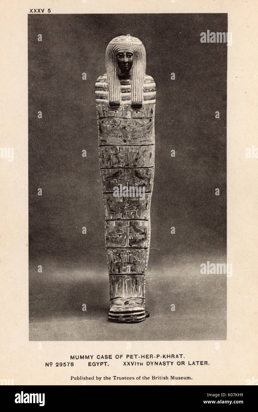 Egyptian Mummy in British Museum, London - Djedameniufankh Stock Photo
