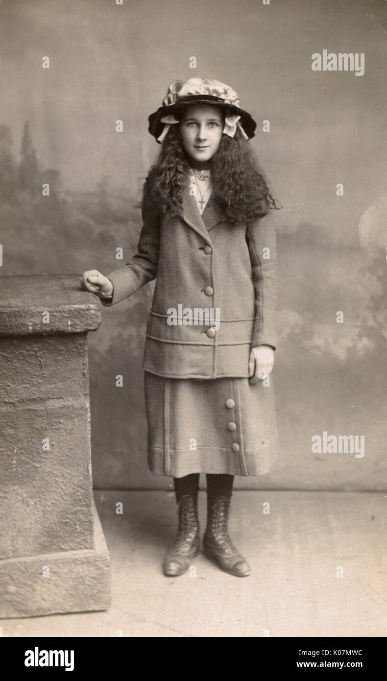 Hair 1910s hi-res stock photography and images - Alamy