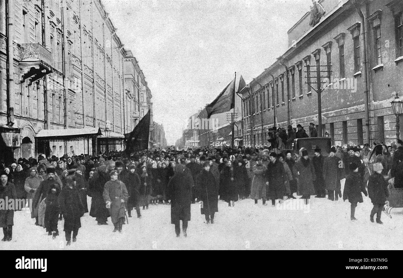 Revolutionists marching to Duma, Petrograd, Russia Stock Photo
