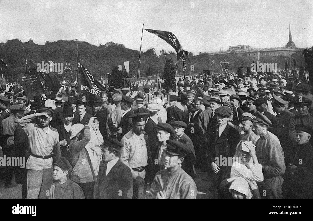 Public gathering in the street to listen to speeches during the Revolutionary period in Russia.     Date: circa 1917 Stock Photo