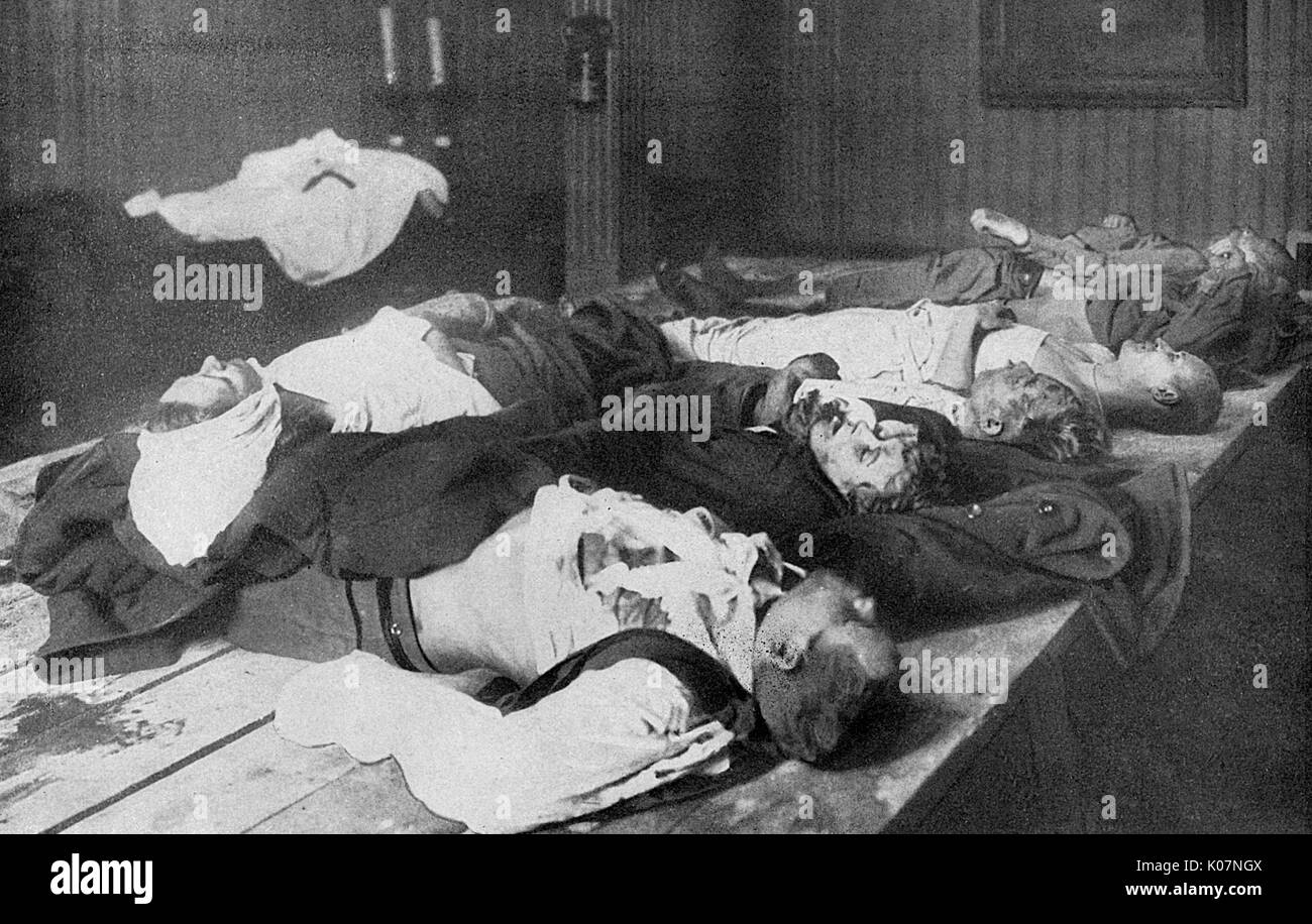 Dead bodies wwi hires stock photography and images Alamy