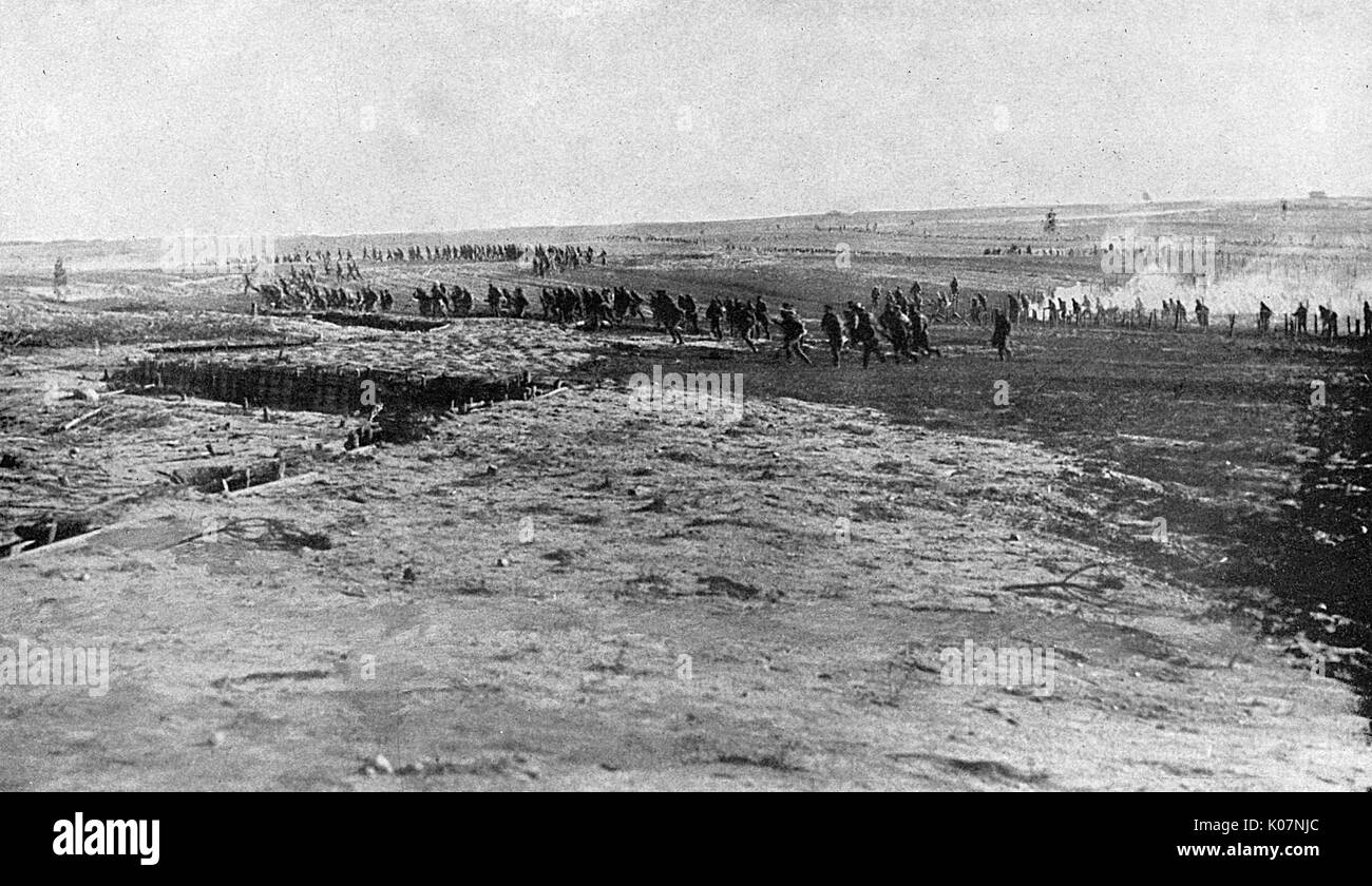 Wwi soldiers run Black and White Stock Photos & Images - Alamy