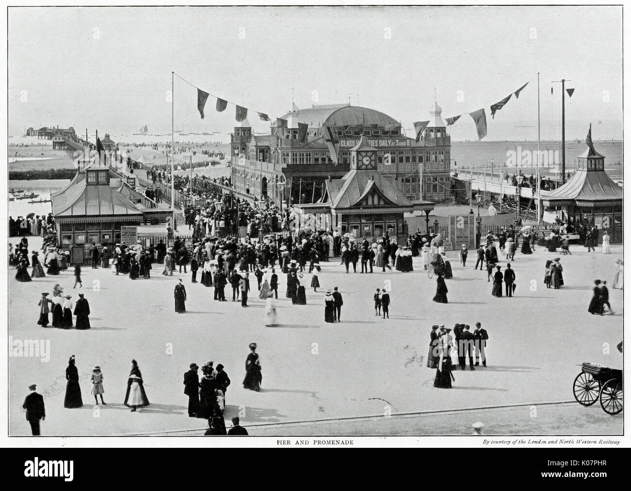 Southport, pier and promanade. Date: 1900s Stock Photo - Alamy
