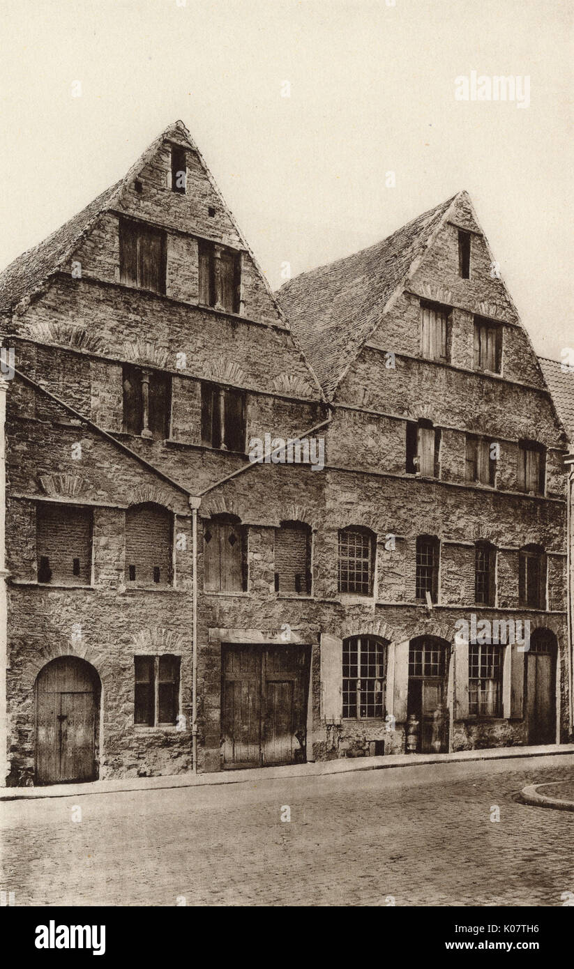 Romanesque houses hires stock photography and images Alamy