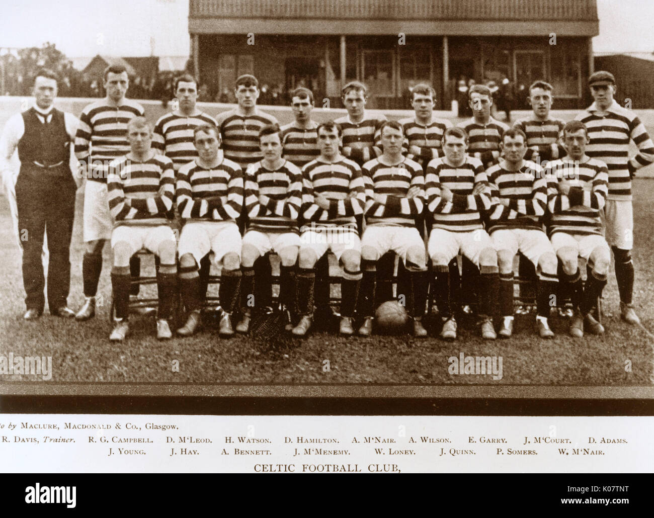 Group photo, Celtic Football Club 1905-1906: Davis (Trainer), Campbell, M'Leod, Watson, Hamilton, M'Nair, Wilson, Garry, M'Court, Adams, Young, Hay, Bennett, M'Menemy, Loney, Quinn, Somers, M'Nair.     Date: 1905-1906 Stock Photo