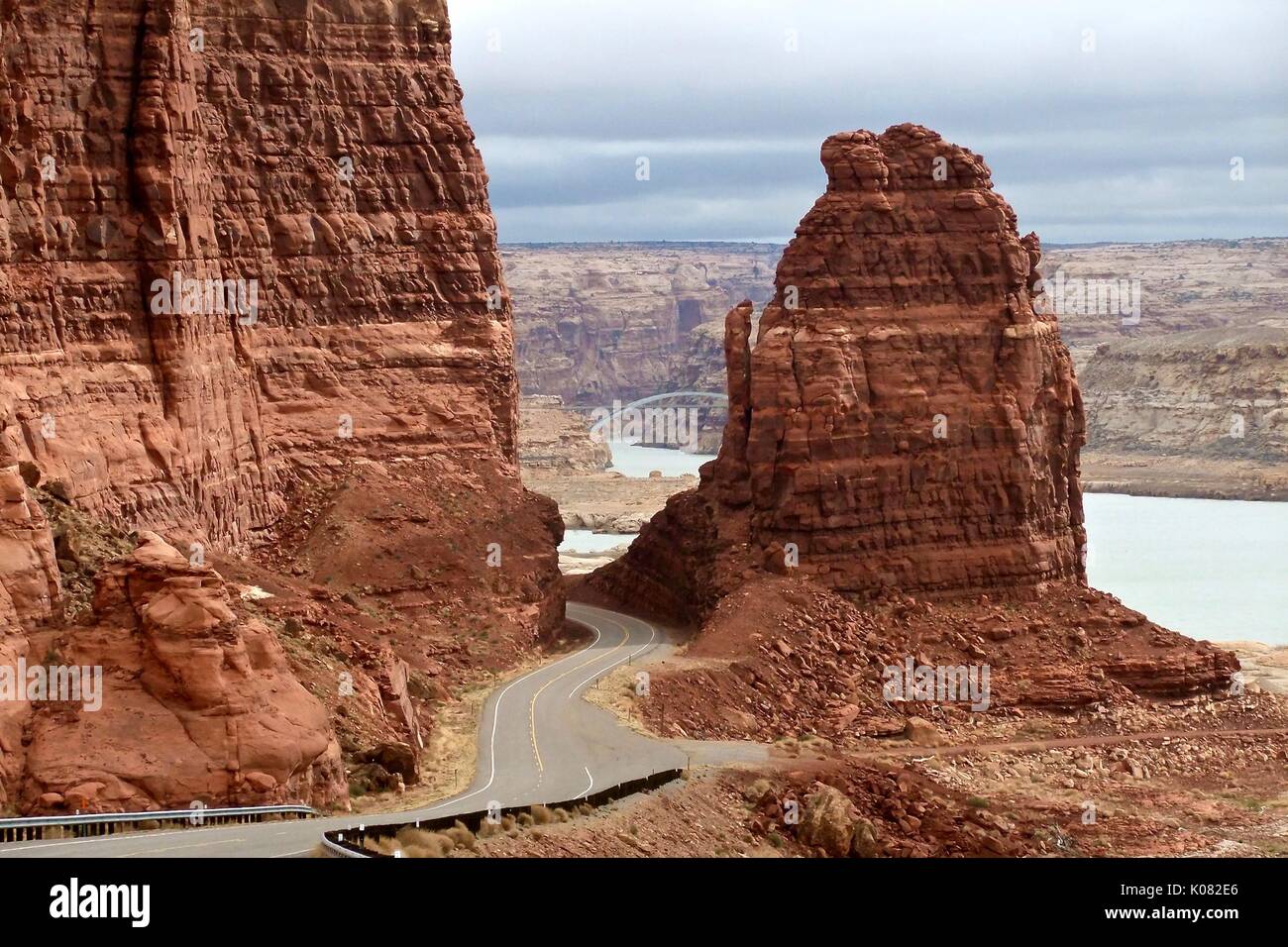 Red Rocks Empty Empty road through red rocks of Glen Canyon Stock Photo - Alamy