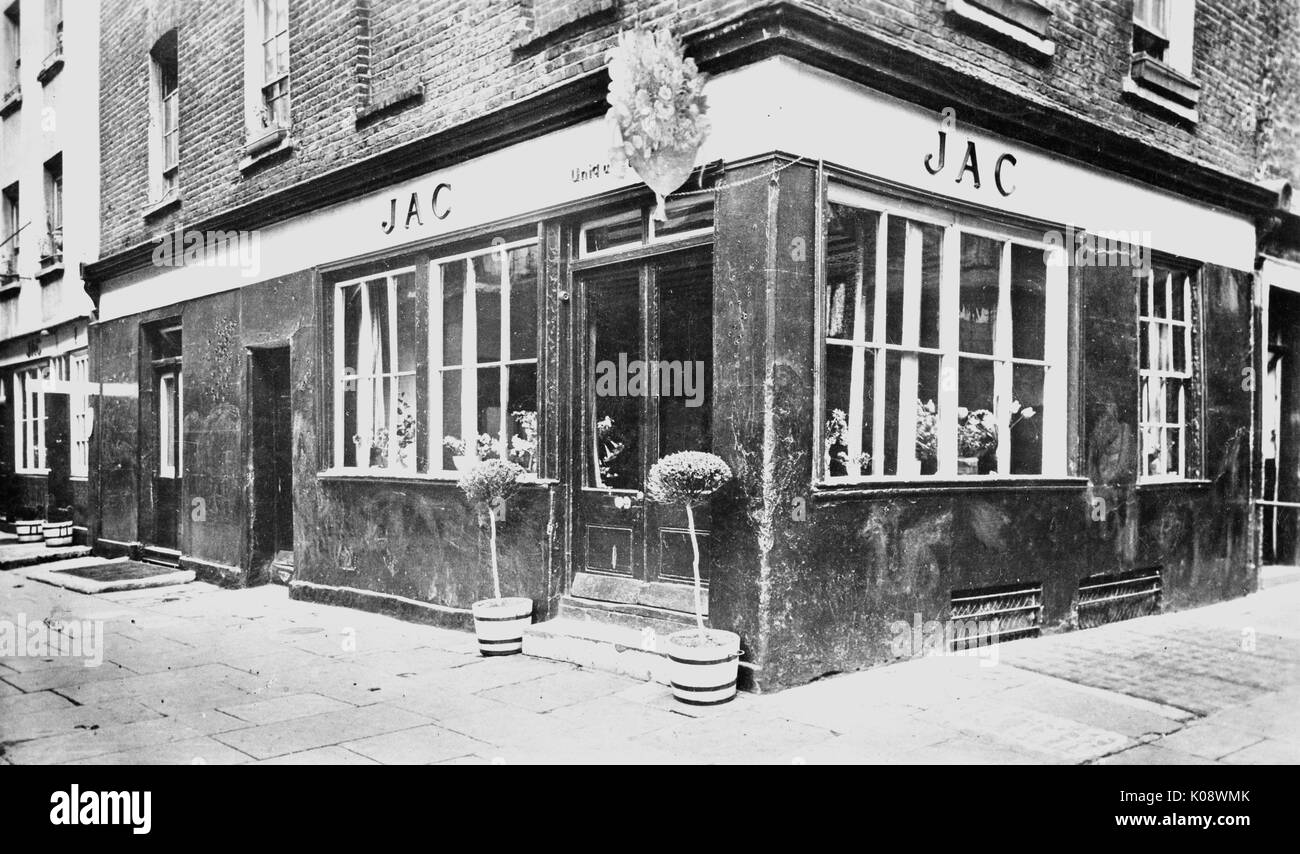 JAC flower shop, 1 St Christopher's Place, London Stock Photo