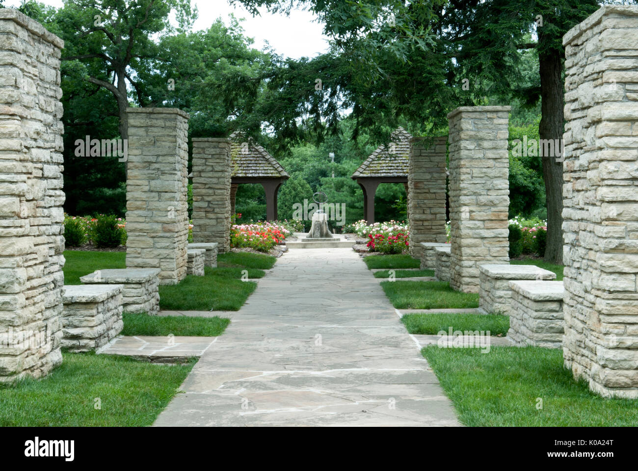 Walk to the Clair and Miles Mills Rose Garden, Greenwood / Ashworth Park, Mills Rose GArden, r , Des Moines, Iowa, USA, Stock Photo