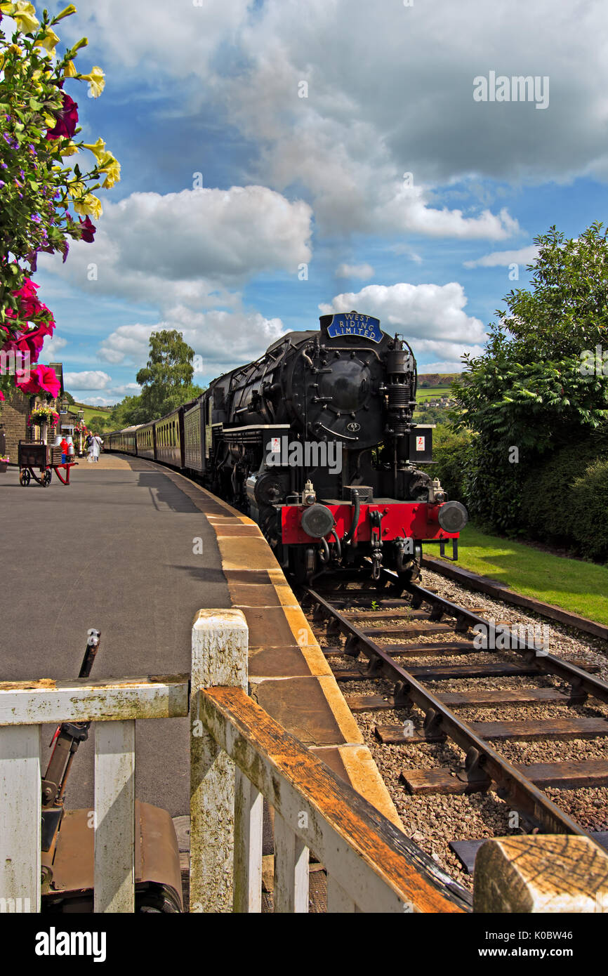 Yorkshire haworth station train High Resolution Stock Photography and ...