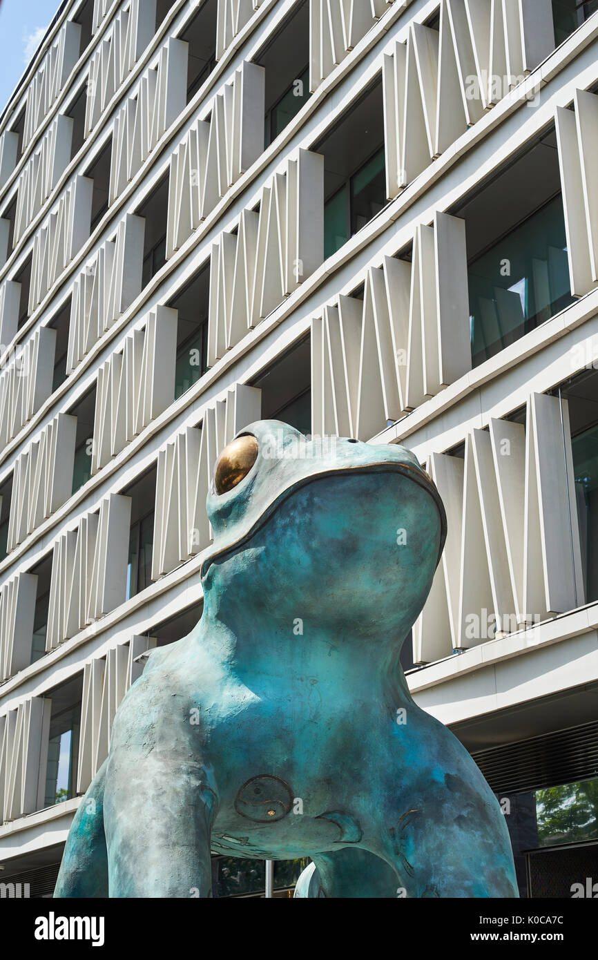 Statue of a frog in Madrid Stock Photo