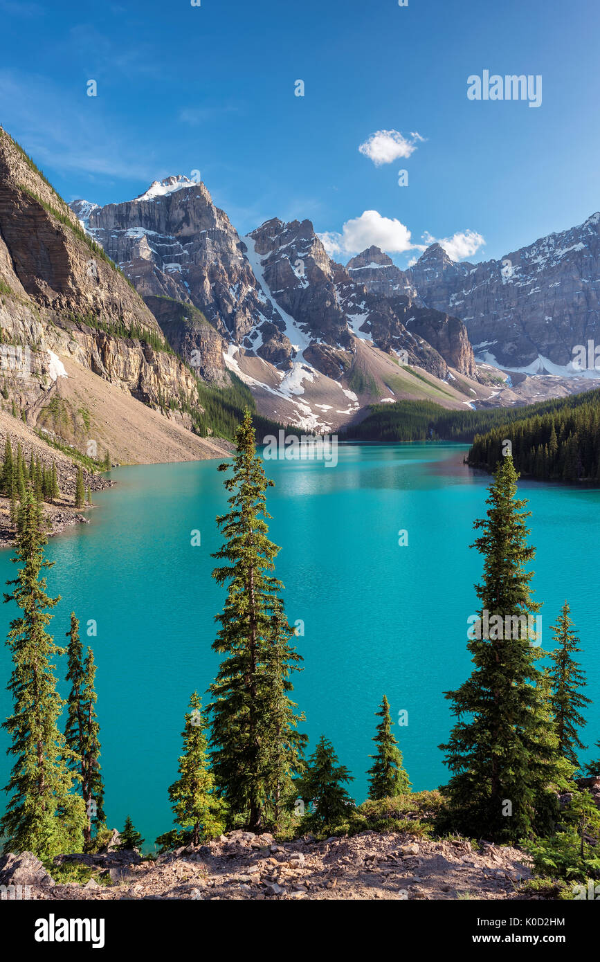 Moraine lake banff national park hi-res stock photography and images ...