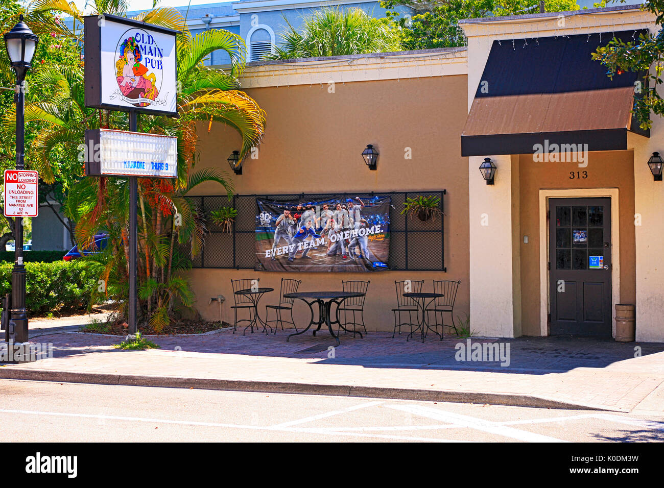 Outside the Old Main Pun sports bar on Old Main Street in Bradenton, FL USA Stock Photo Alamy