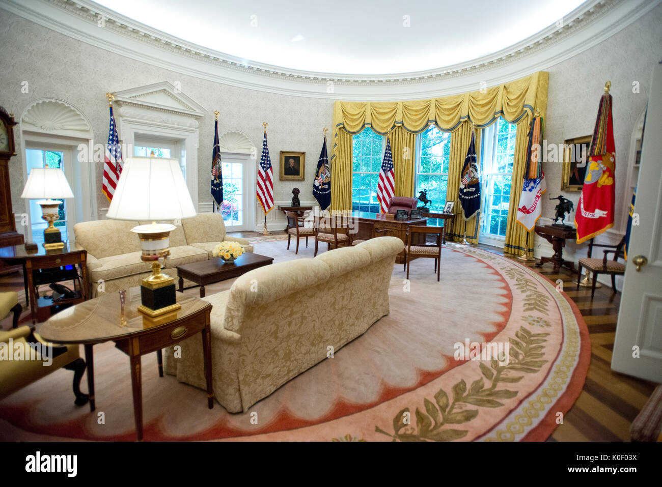 Very high resolution view of the newly renovated interior of the Oval ...