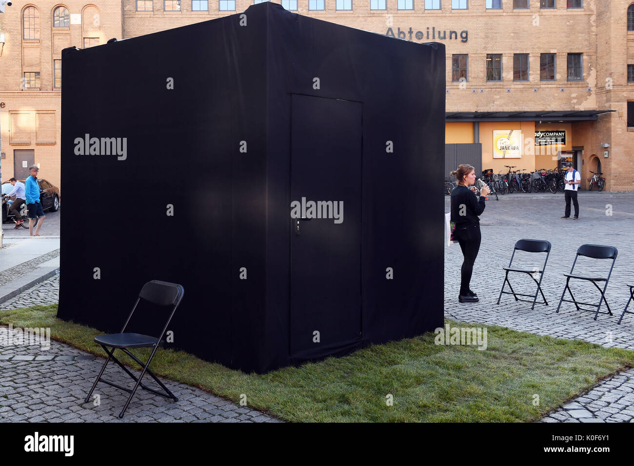 The installation "Big Black Box" by Circuit des Yeux at the opening of the  "Pop-Kultur" festival in Berlin, Germany, 23 August 2017. Photo: Maurizio  Gambarini/dpa Stock Photo - Alamy