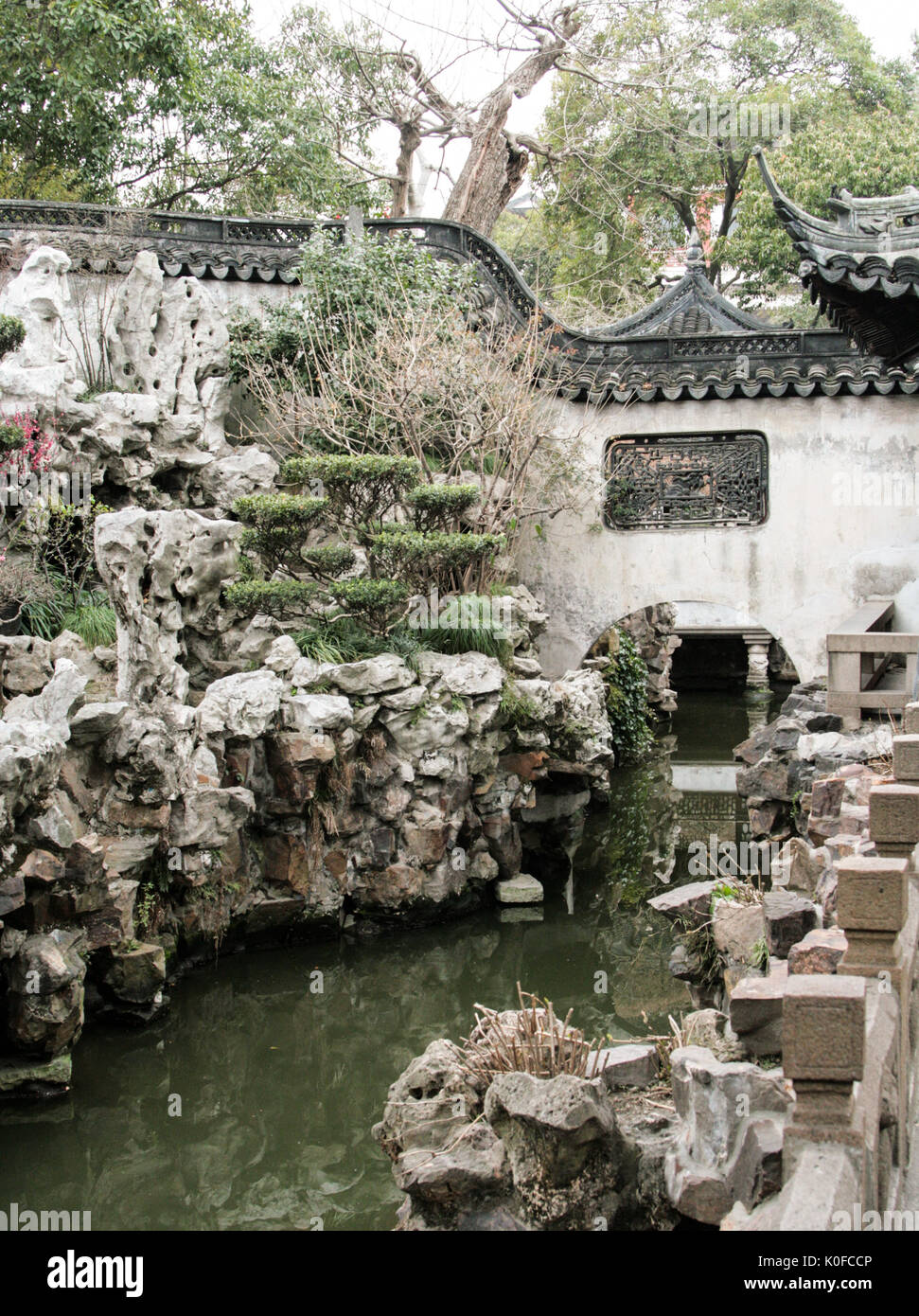 Beautiful Chinese gardens Stock Photo - Alamy