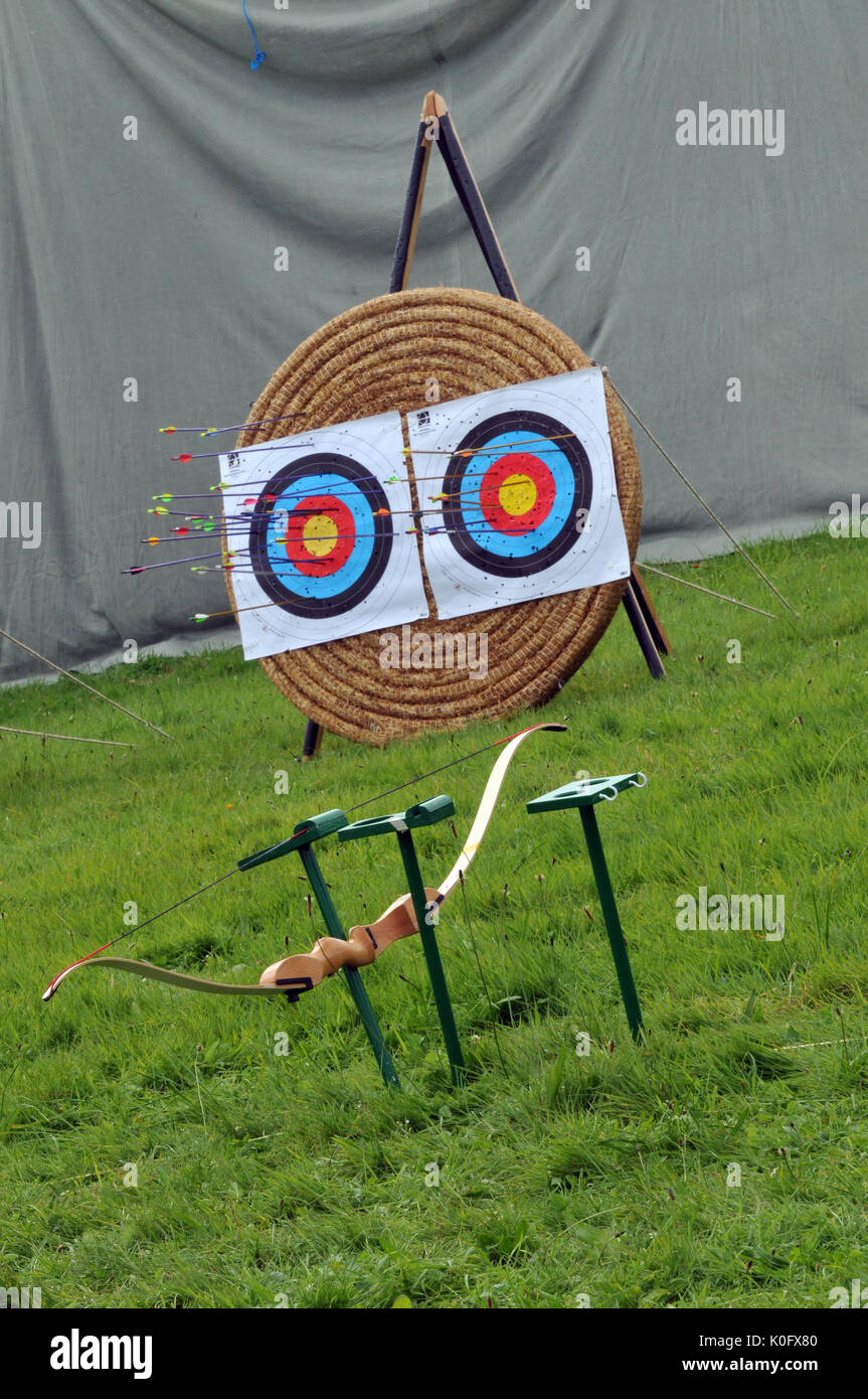 traditional archery targets for bow and arrow shooting competitions