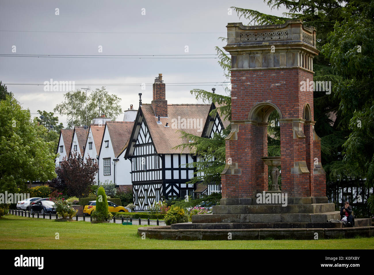 Salford's picturesque Worsley green in Manchester formerly Worsley Yard and industrial area, tudor houses and  monument to Francis, 3rd Duke of Bridge Stock Photo