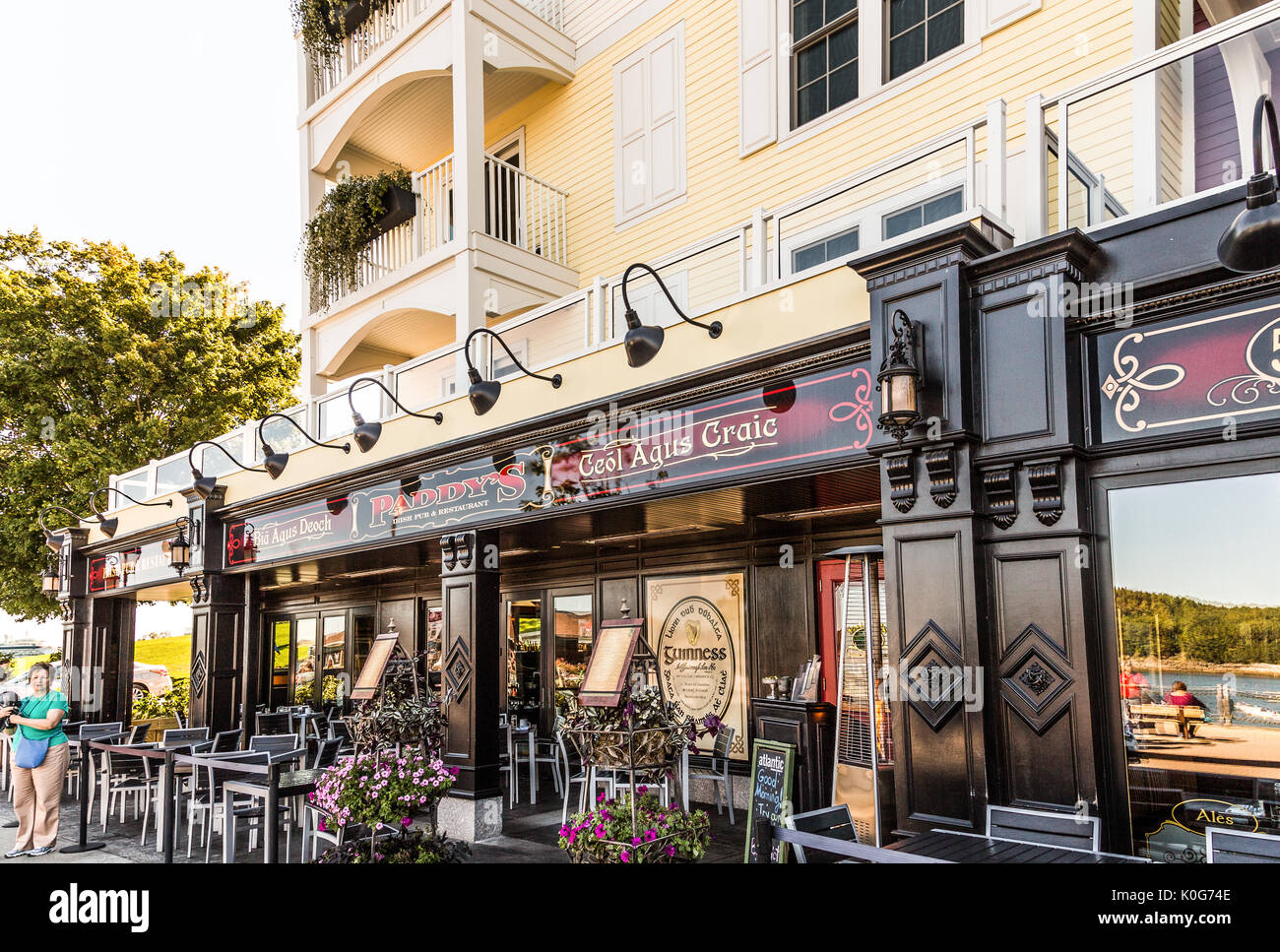 Paddys bar hires stock photography and images Alamy