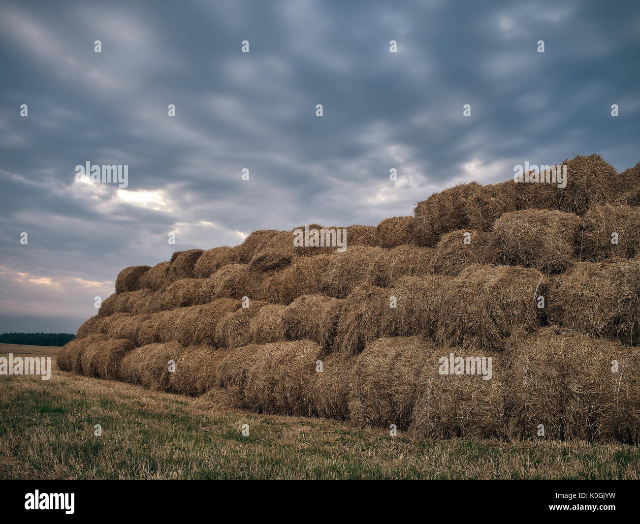 Harvest straw hi-res stock photography and images - Alamy