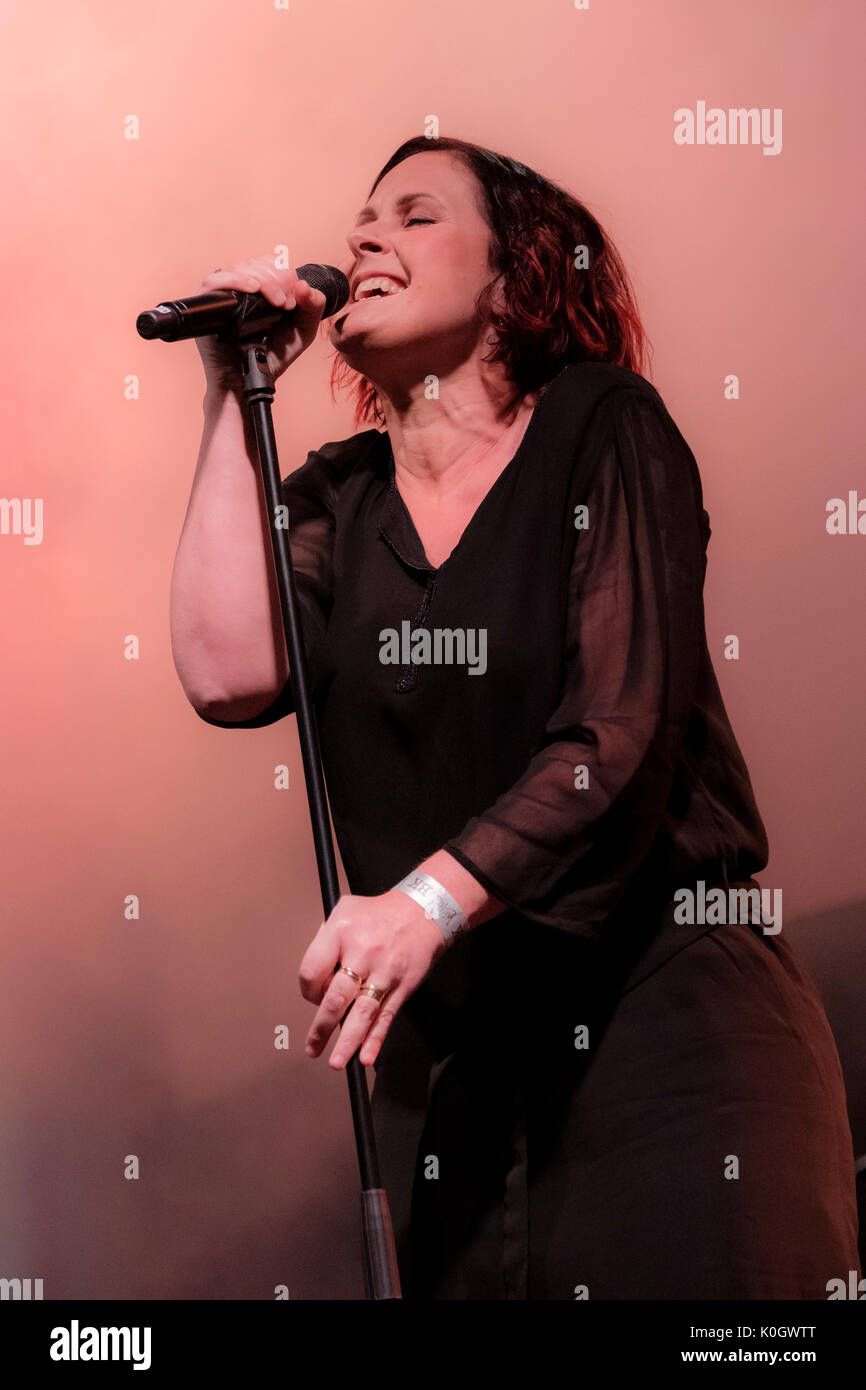 Alison moyet hi-res stock photography and images - Alamy