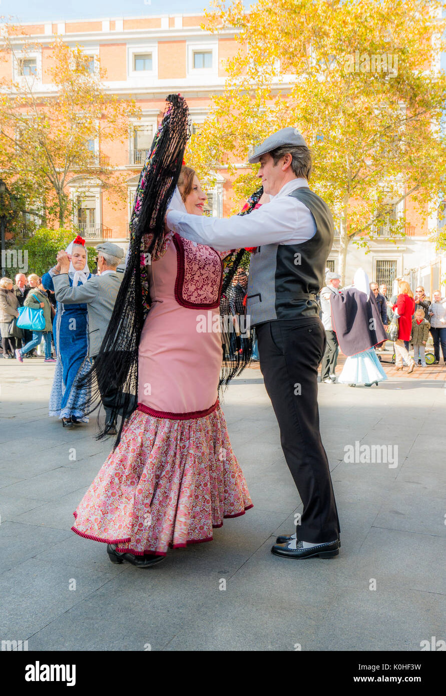 Chotis Baile T pico Madrile o Madrid Capital Espa a Stock Photo Alamy Chotis Baile T pico Madrile o Madrid Capital Espa a Stock Photo Alamy