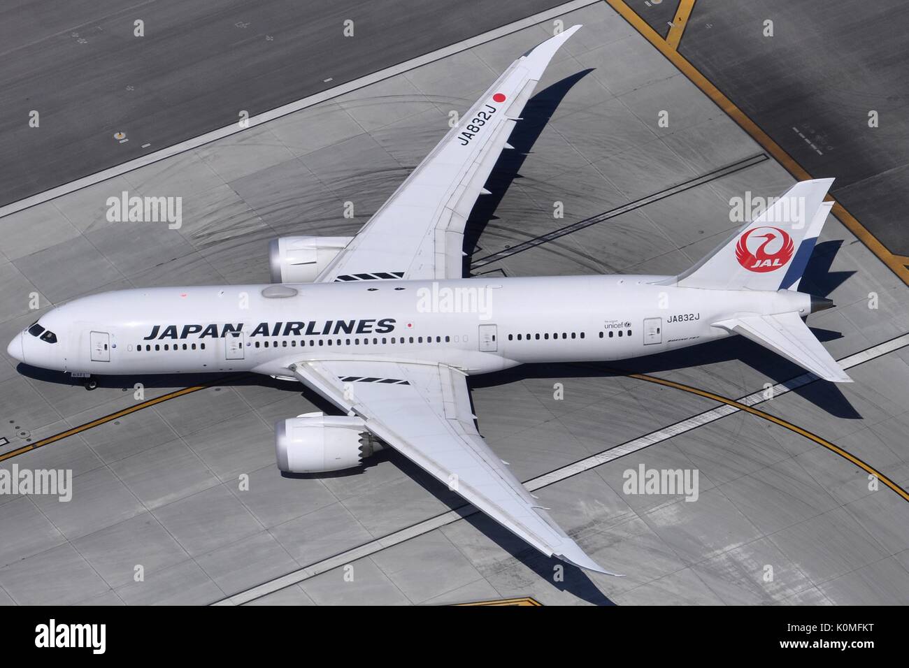 BOEING 787-8 DREAMLINER JA832J OF JAPAN AIRLINES AT LOS