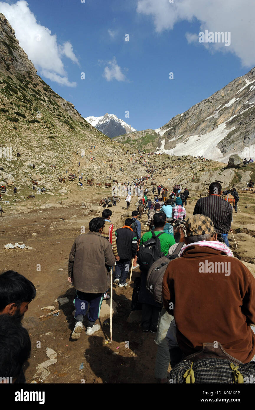 Devotees chant the slogans of 'Har Har Mahadev' and 'Bam Bam Bhole' as the  first batch of pilgrims for Shri Amarnath Ji Yatra is all set to depart. LG  J\u0026K Manoj Sinha, image size:864x1390