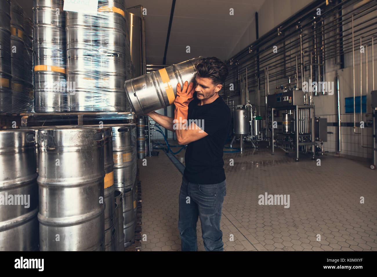 Working at warehouse hi-res stock photography and images - Alamy