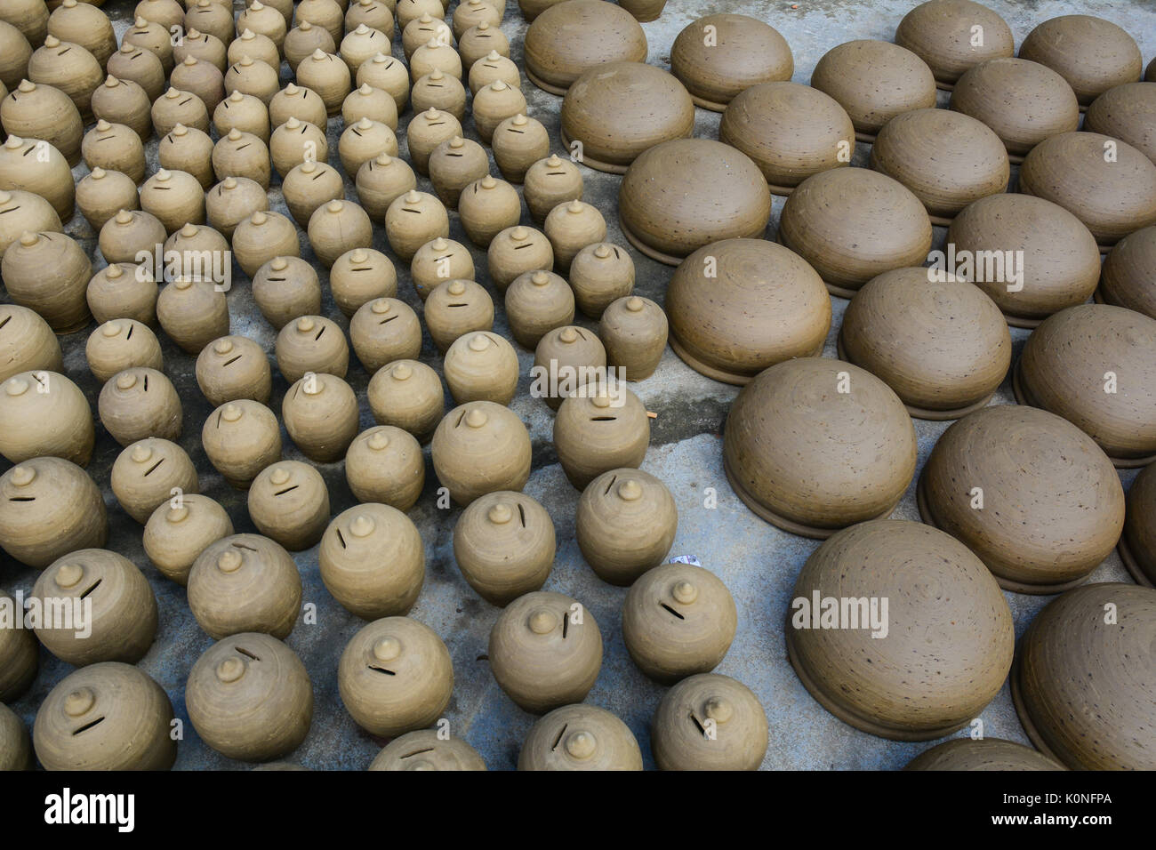 Vietnam pottery clay pot hires stock photography and images Alamy
