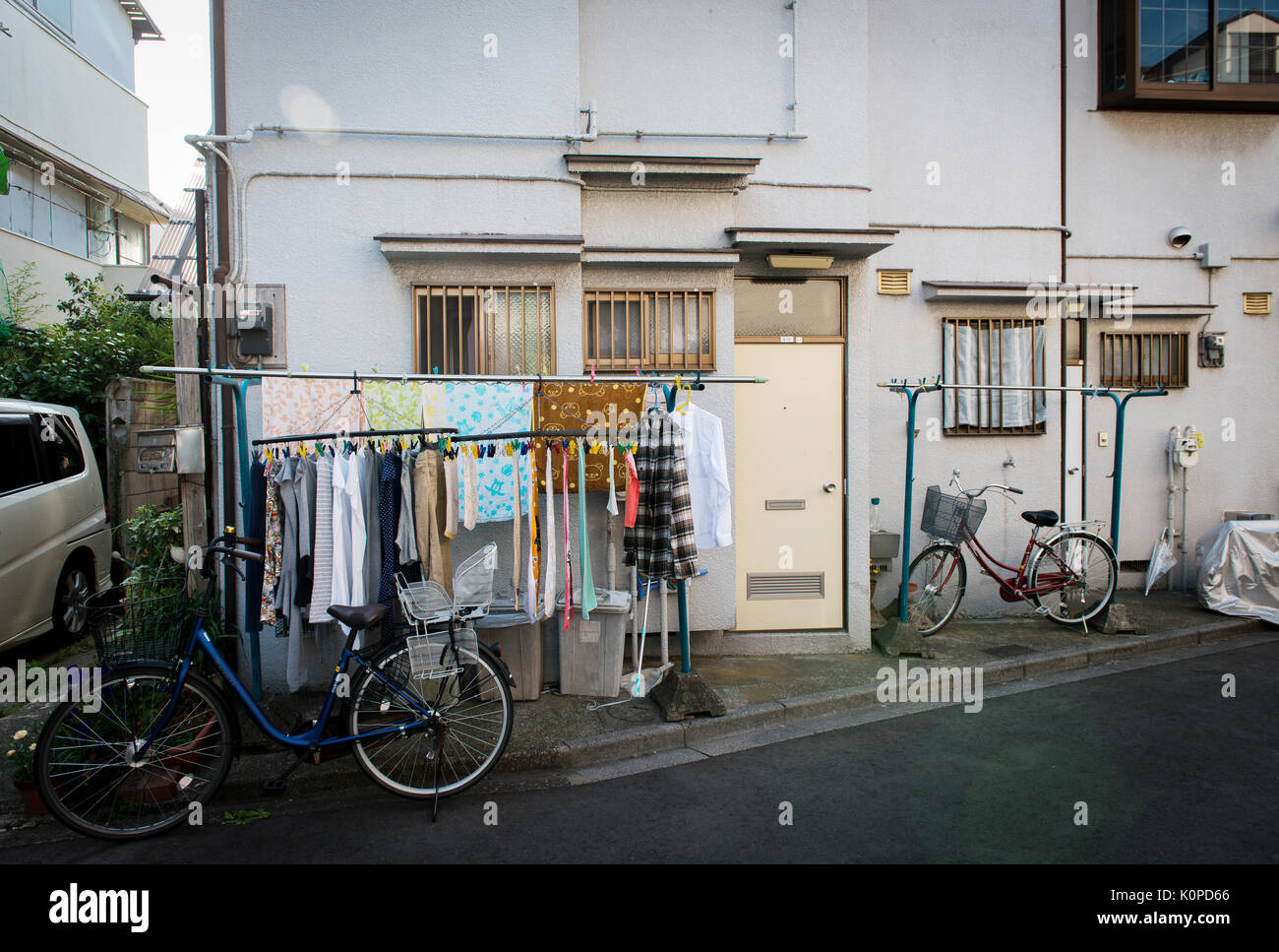 urban city homes in tokyo Stock Photo Alamy