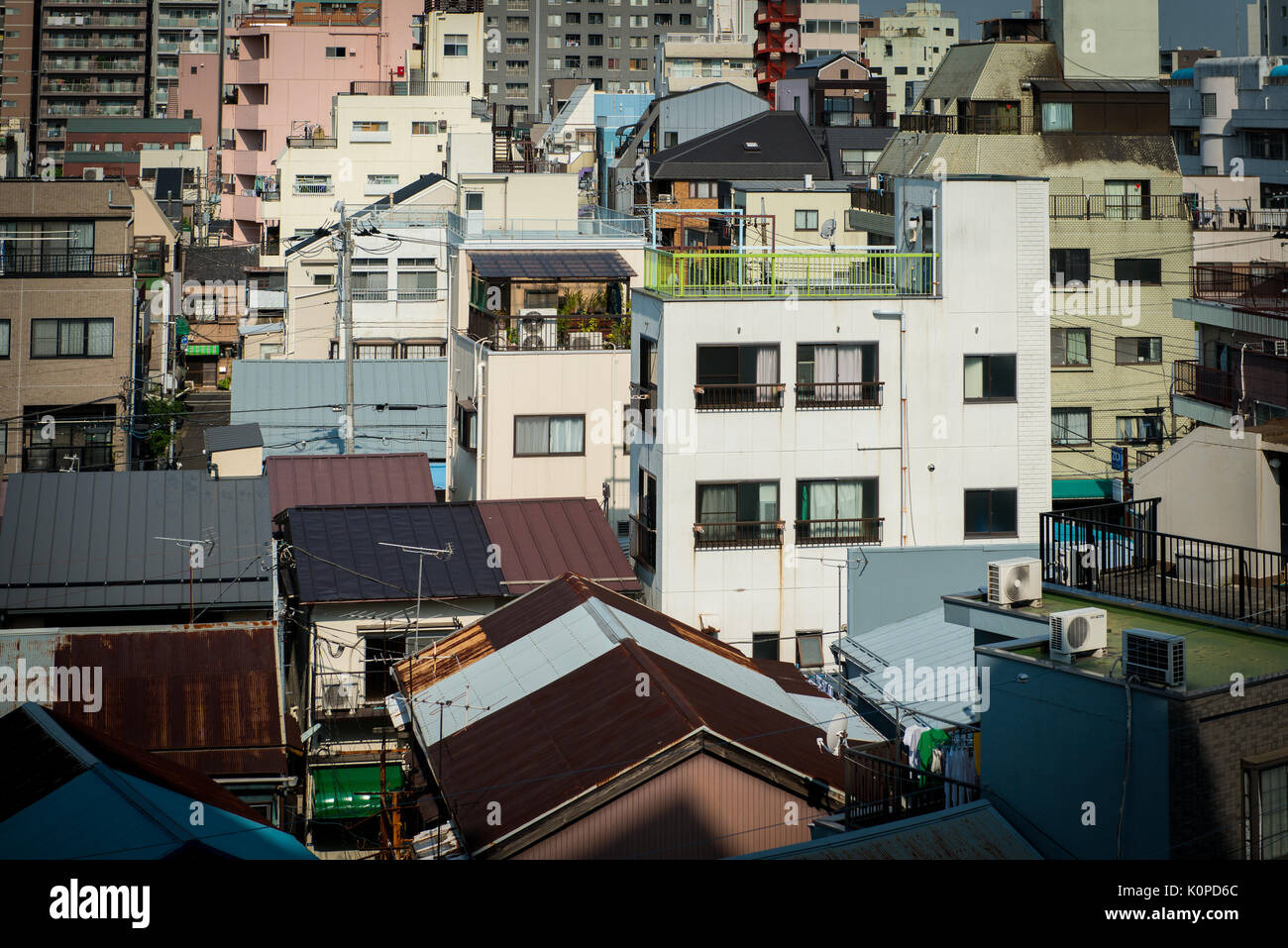 urban city homes in tokyo Stock Photo Alamy