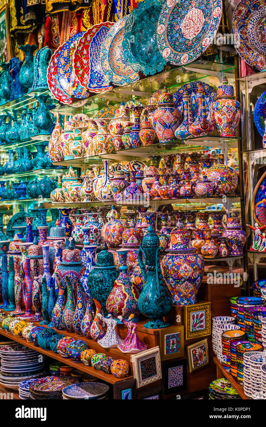 Turkish ceramics on sale at the Grand Bazaar in Istanbul, Turkey ...