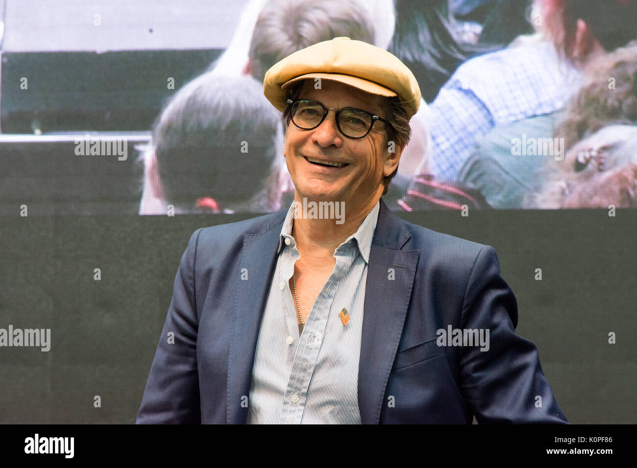 Dirk benedict hi-res stock photography and images - Alamy