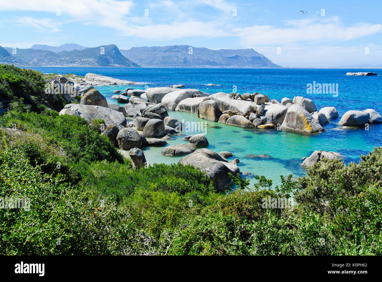 SCENIC VIEW OF BEAUTIFUL GRANITE BOULDERS ALONG BOULDER'S BEACH. PART OF TABLE MOUNTAIN NATIONAL PARK, SIMON'S TOWN, SOUTH AFRICA Stock Photo