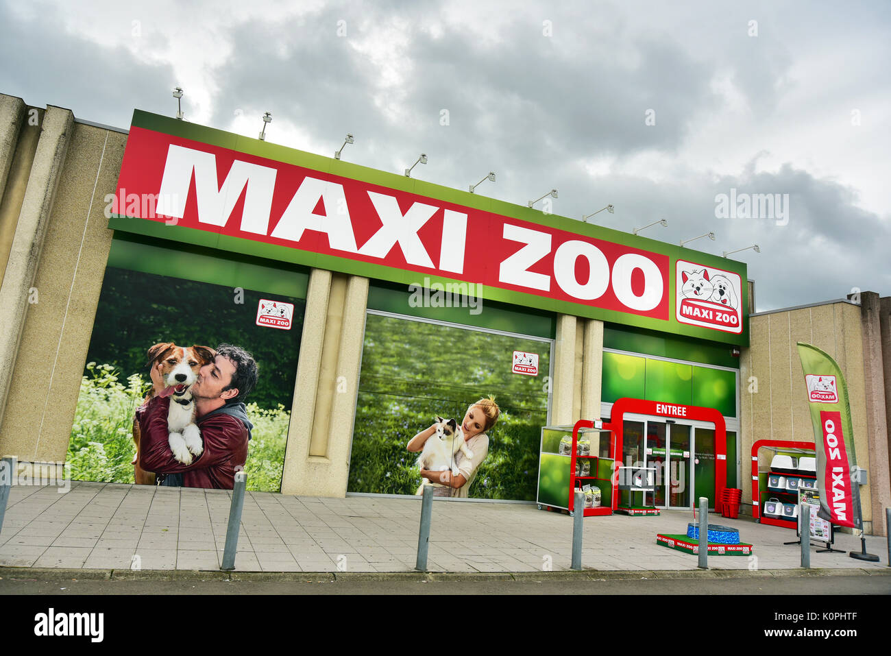 Maxi Zoo store, a store for pet food and pet supplies Stock Photo