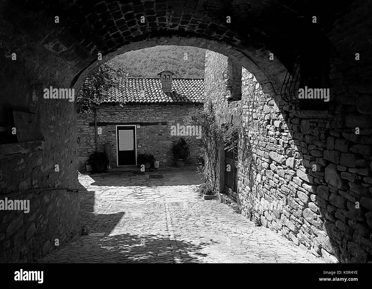 Medieval stone Black and White Stock Photos & Images - Alamy