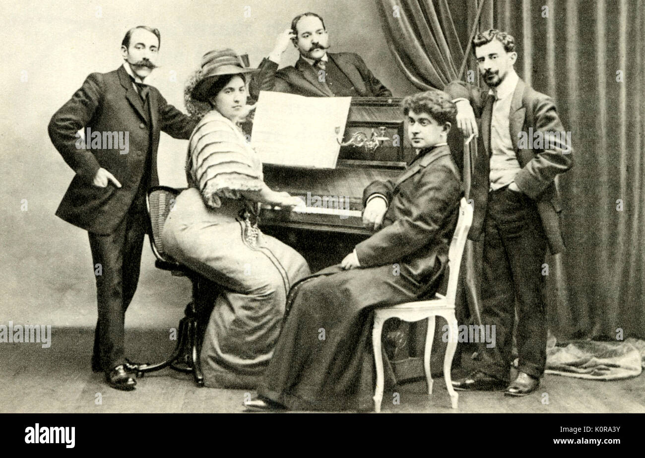RAVEL, M - c.1901 at the time of Prix de Rome with other composers. From left to right: Ricardo Vines, Jane Mortier, Robert Mortier, l'Abbe, Leonce Petit & M. Ravel. French Composer, 1875-1937 Stock Photo
