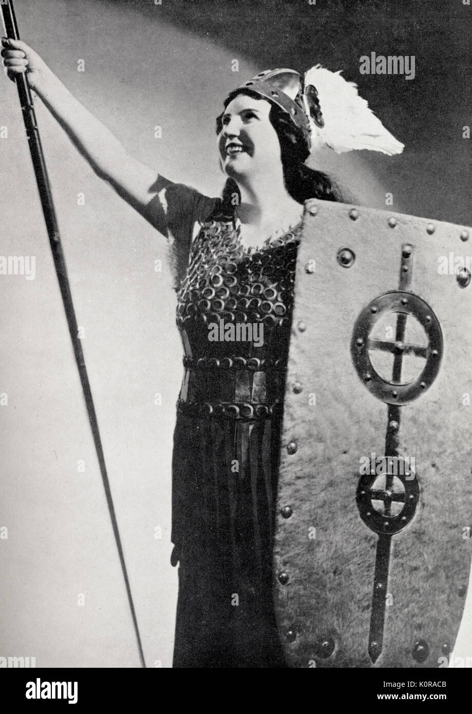 Kirsten Flagstad as Brunnhilde in Wagner 's opera Ring Cycle, 1935.  Norwegian soprano 1895-1962 spear shield helmet Stock Photo - Alamy