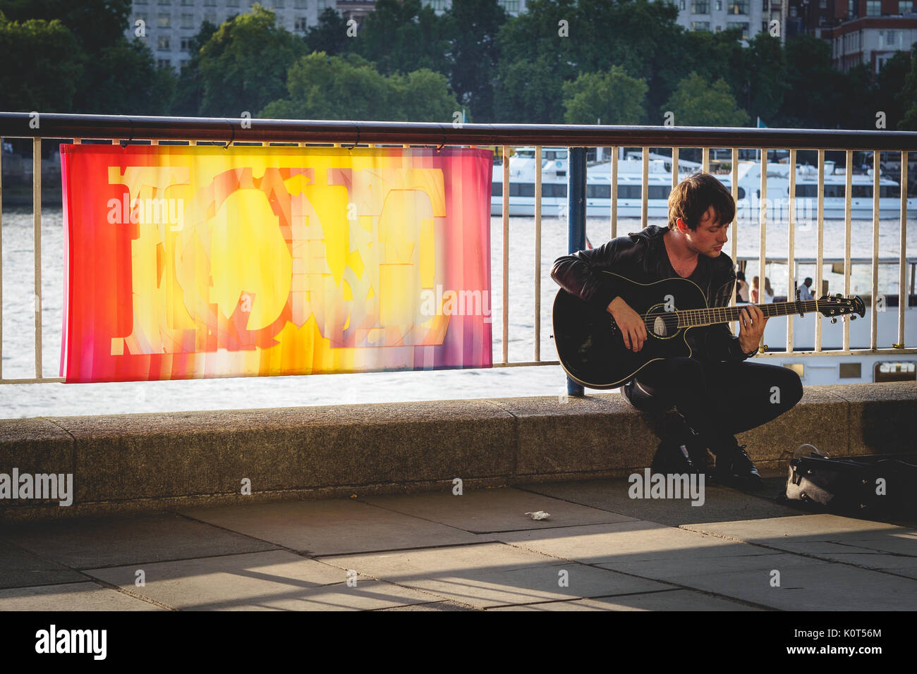 Street musician in South Bank in London (UK). July 2017. Landscape format Stock Photo Alamy